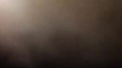 合租房门缝偷窥刚下班的小姐姐洗澡